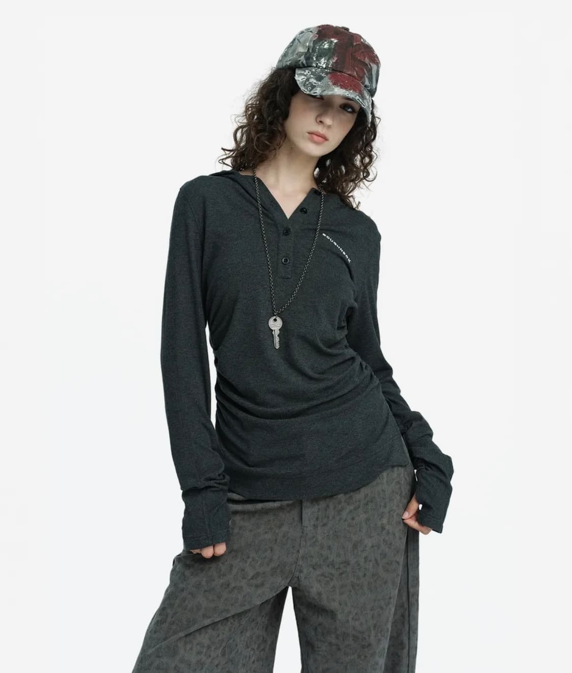 러프넥 헨리 후드 롱 슬리브 상품이미지1