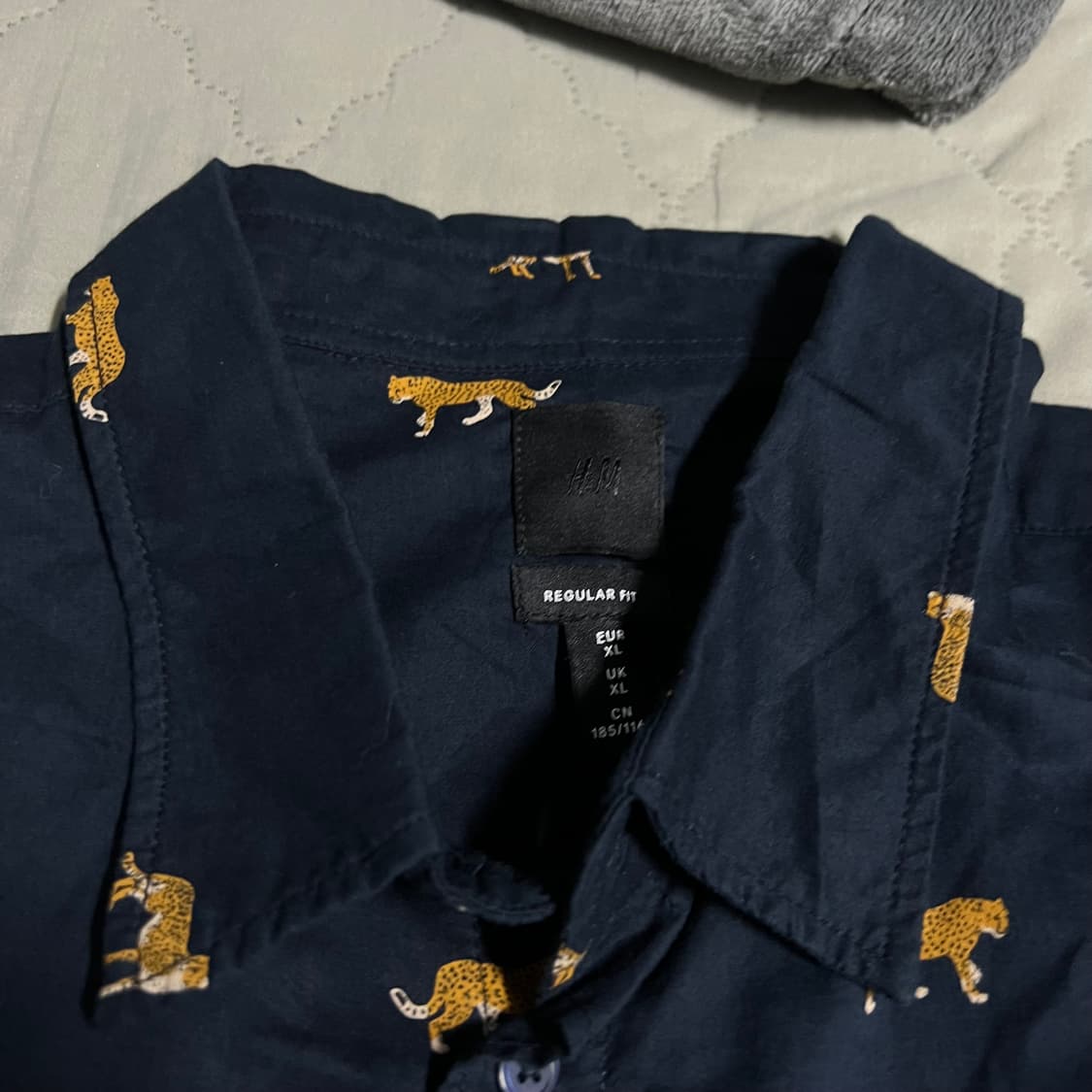 H&M 표범 패턴 반팔셔츠 XL 동물 자수 프린팅 셔츠 네이비 상품이미지2