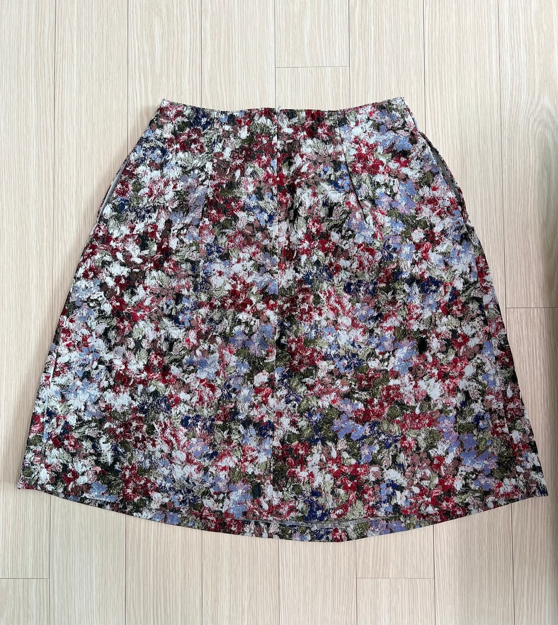 [새제품] deicy 데이시 자수패턴 미디스커트 상품이미지2