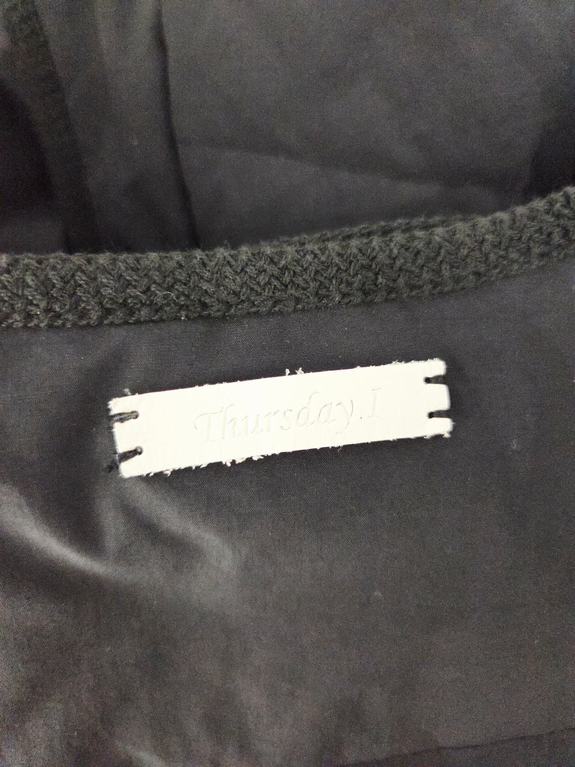 써스데이아일랜드 노카라 덕다운 숏패딩 블랙 상품이미지6