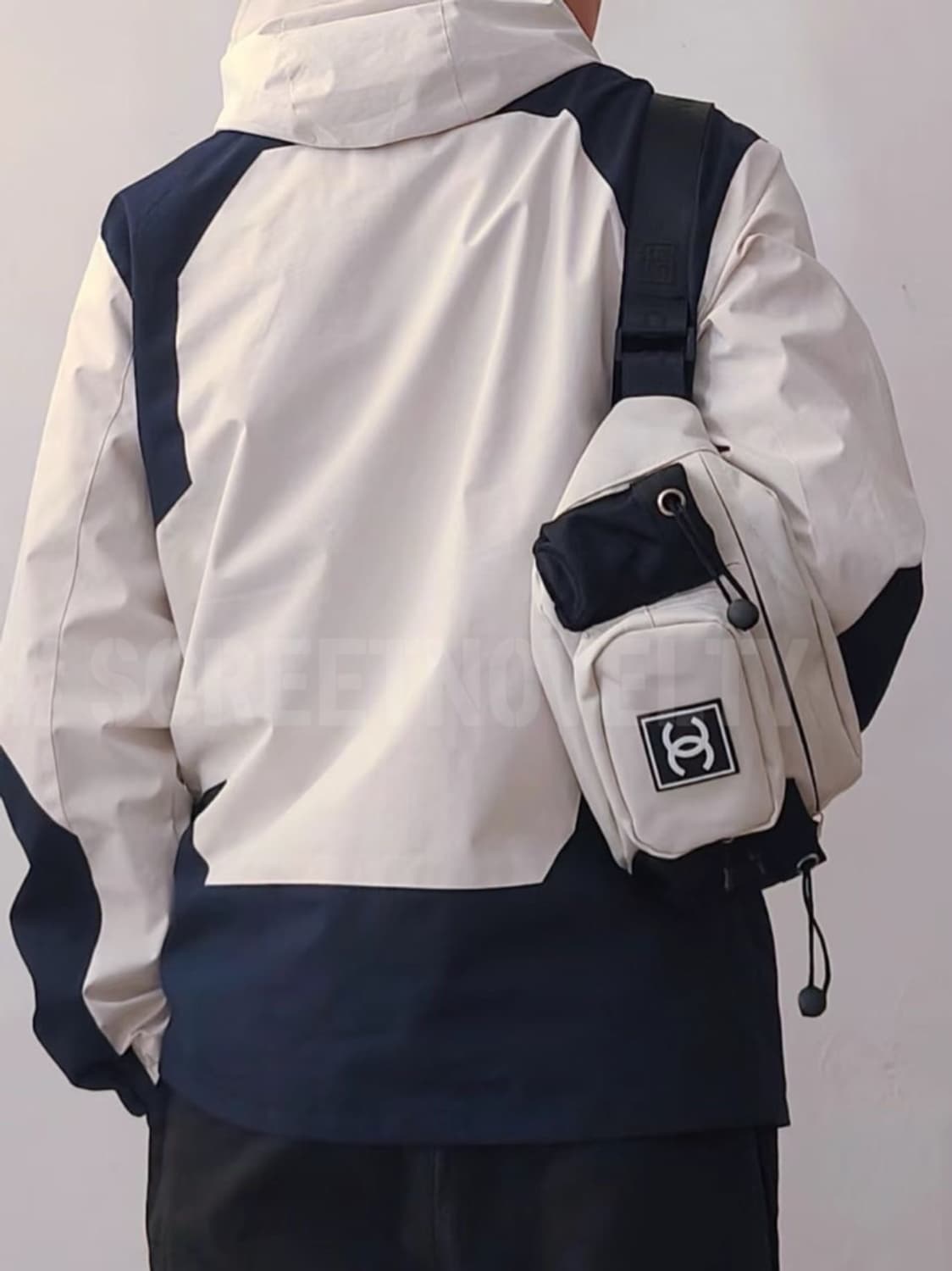 샤넬뷰티 슬링백 스포츠백 힙색 크로스백 화이트 상품이미지1