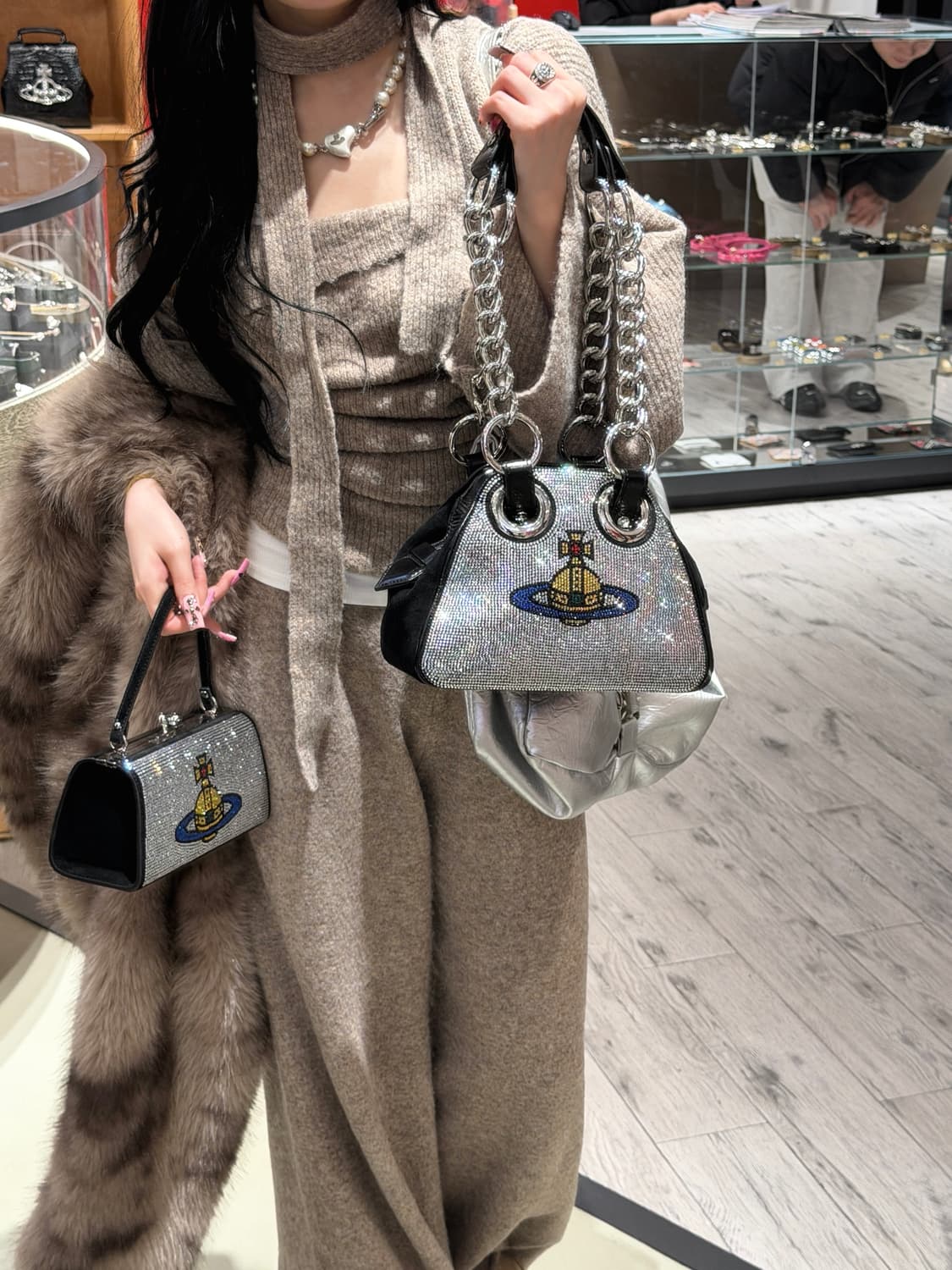 새상품) 비비안웨스트우드 대대장 스퀘어핸드백 상품이미지5