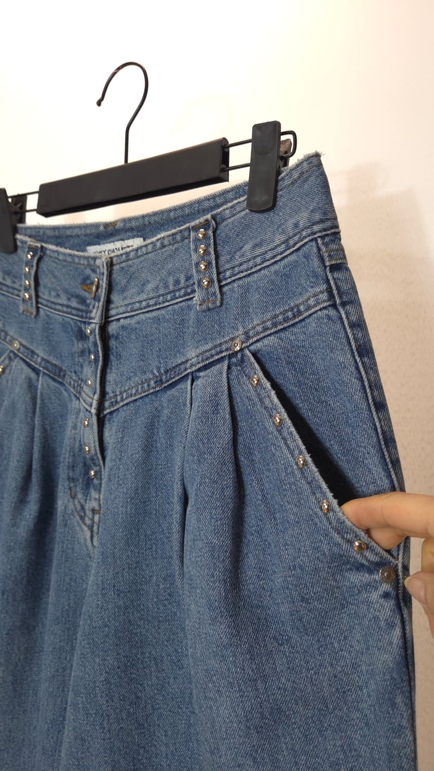 럭키슈에뜨 2021  스터드 디테일 턱 데님 팬츠 36사이즈 상품이미지4
