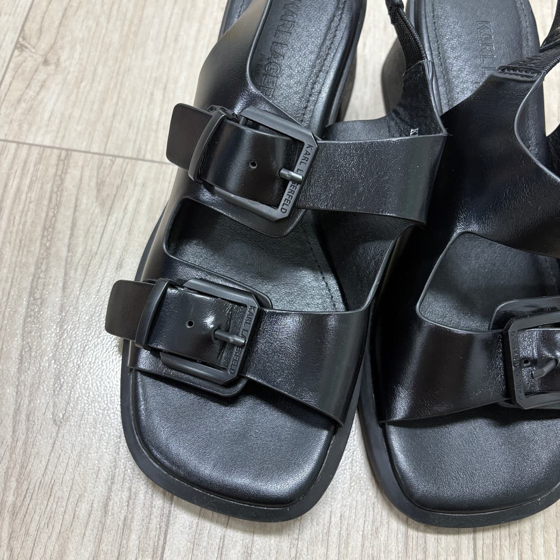 새상품 칼라거펠트 블랙 샌들 225 상품이미지2