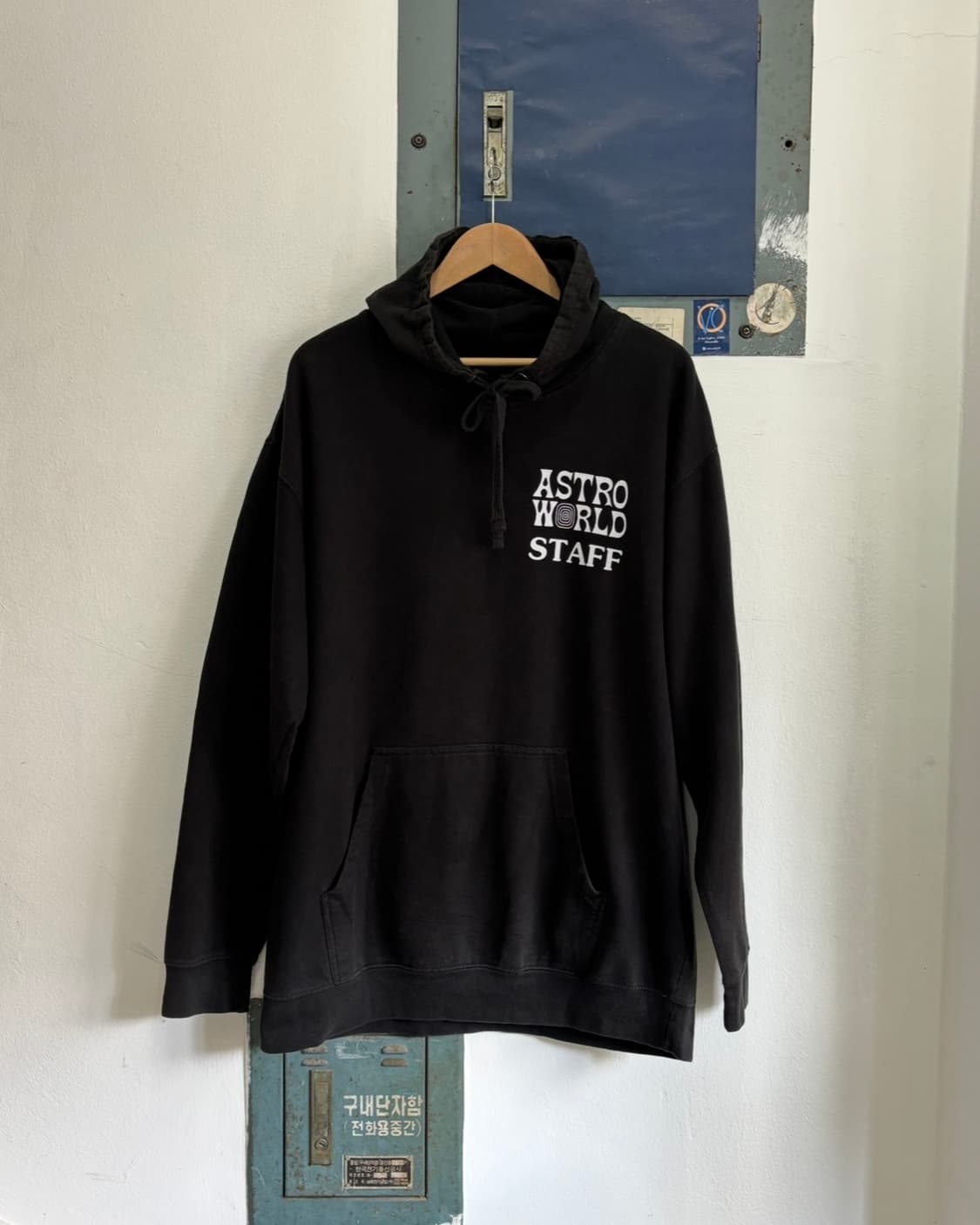 Travis Scott Astroworld Staff Hoodie 상품이미지2