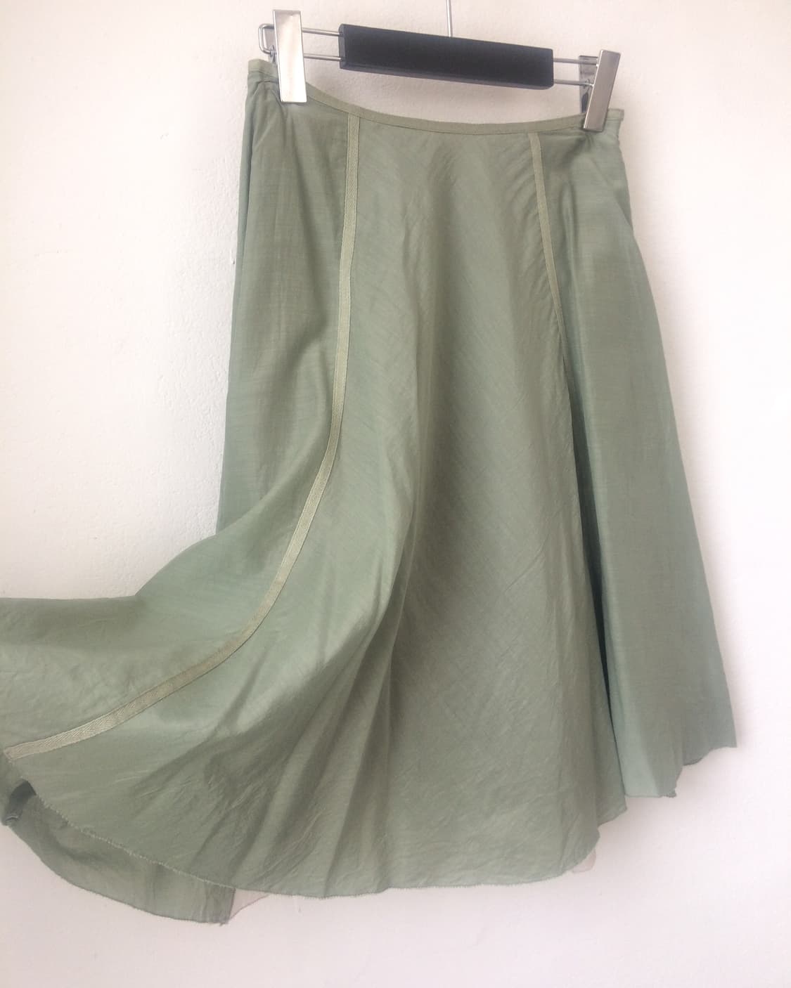 Back frill point midi skirt 상품이미지3