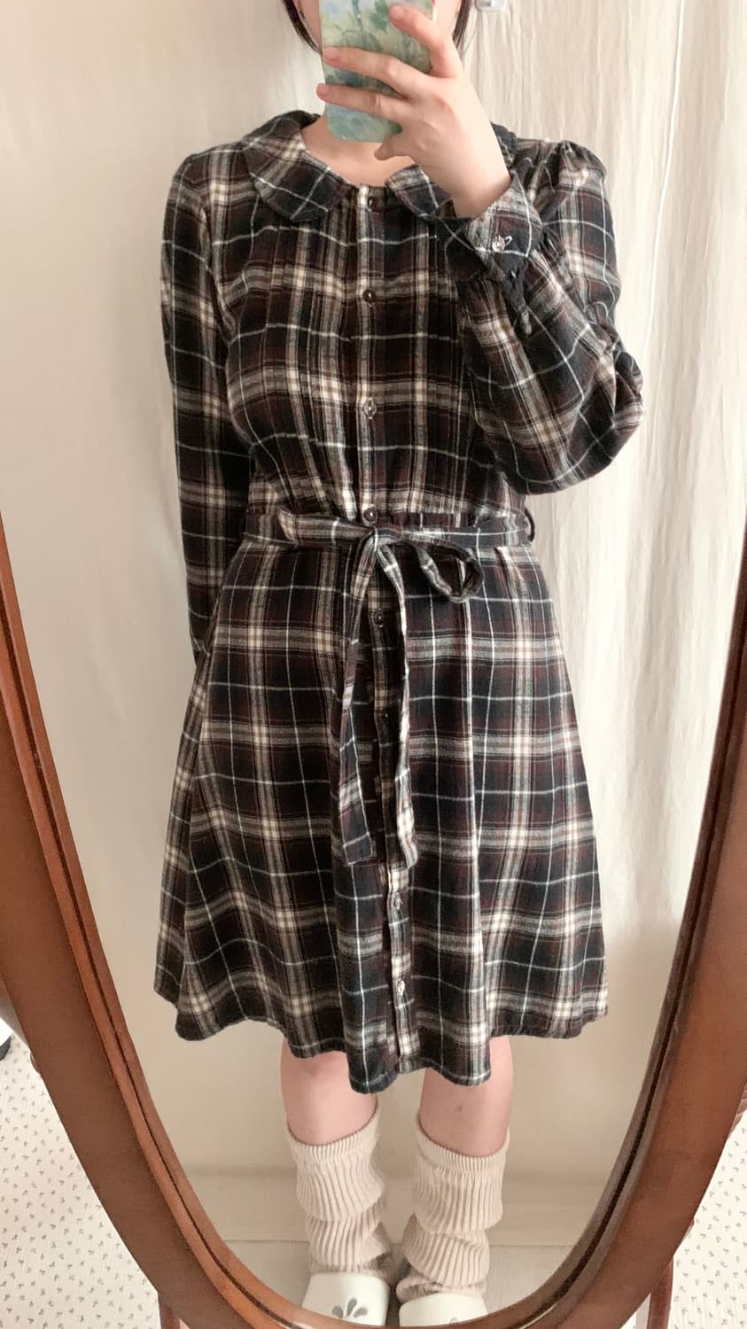 브라운 체크 핀턱 둥근카라 모리 원피스 상품이미지4