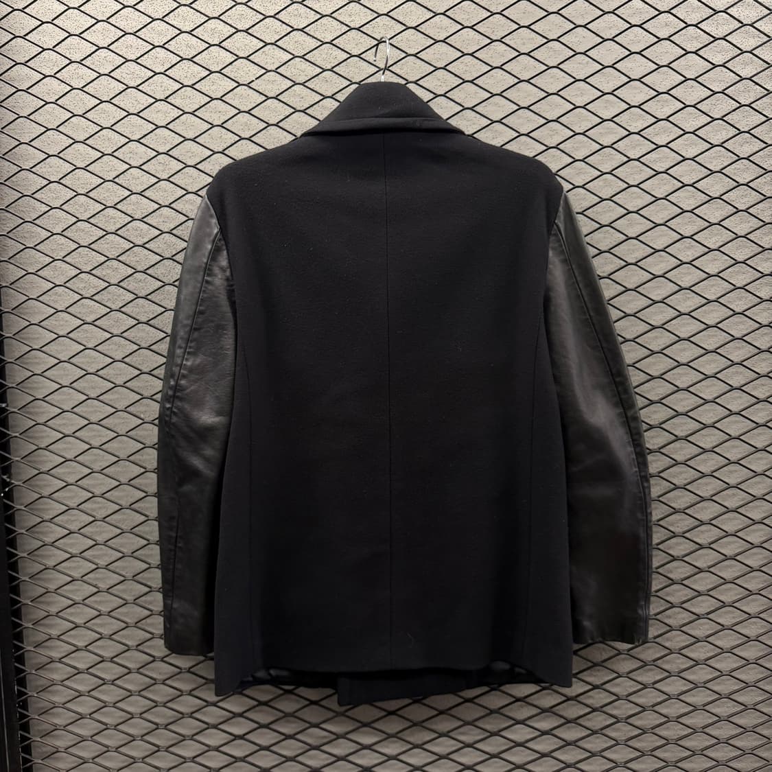 MARC JACOBS 마크제이콥스 울 피코트 레더 패널링 빅포켓 디테일 상품이미지3