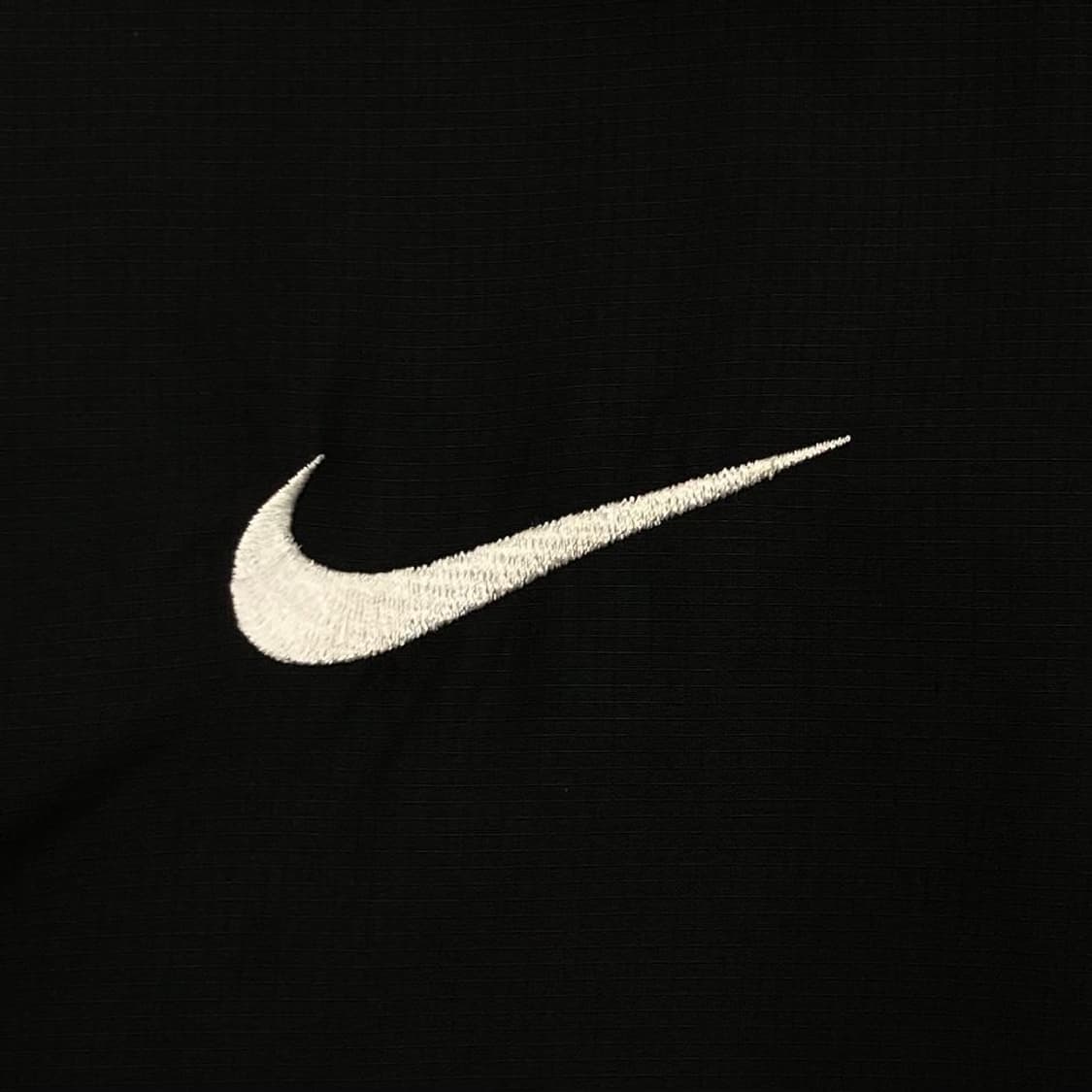 Nike 스우시 블랙 윈드자켓 상품이미지2