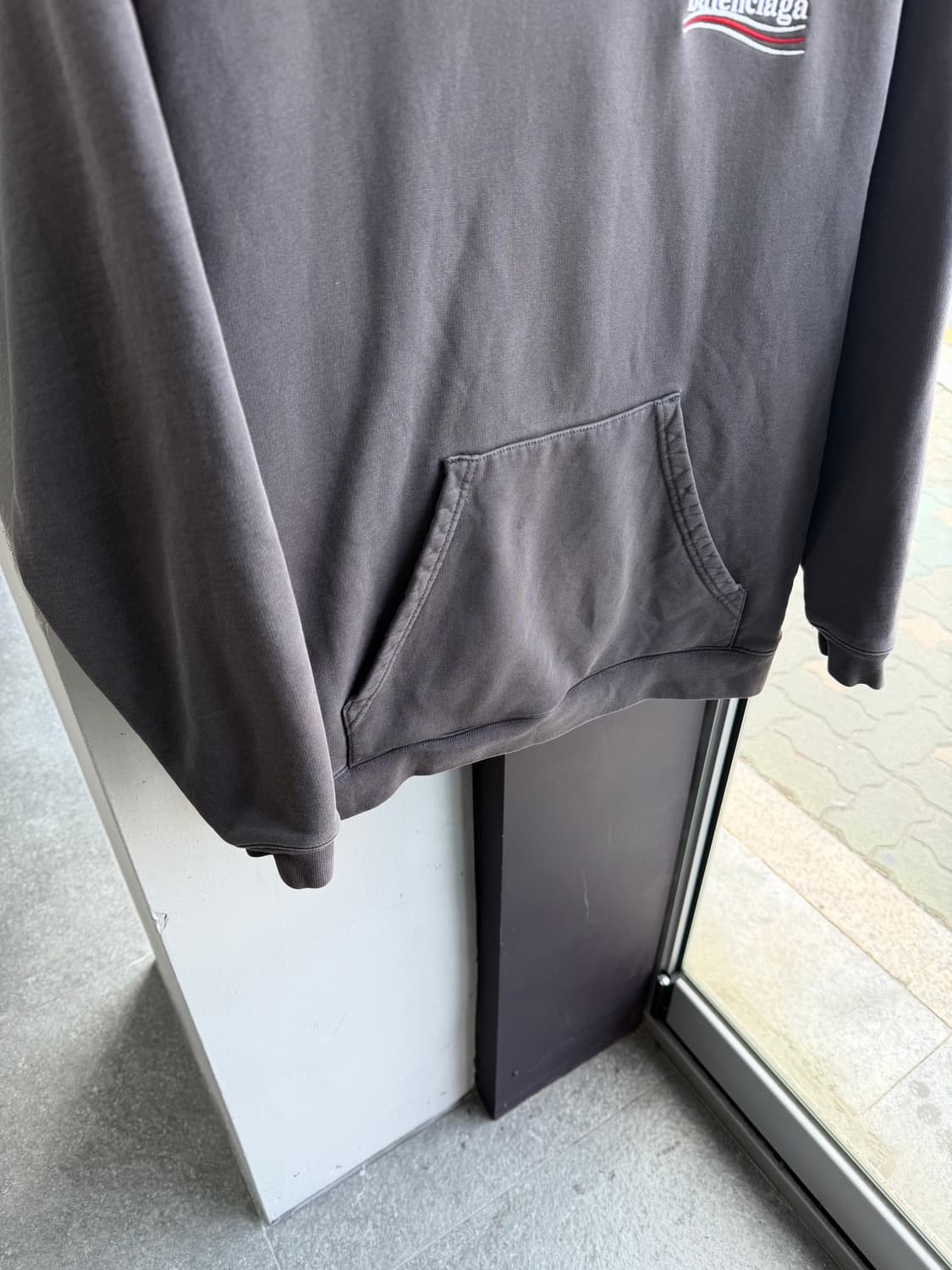 XS/ 발렌시아가 자수 웨이브 로고 후드티 상품이미지4