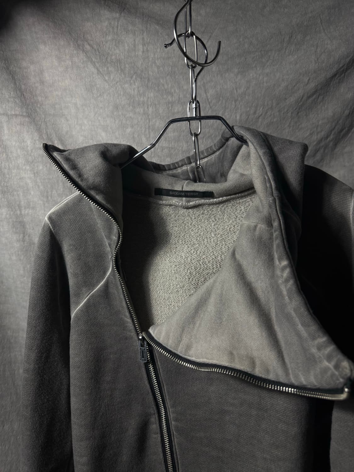SADDAM TEISSY Asymmetric Zip Hoodie 상품이미지6