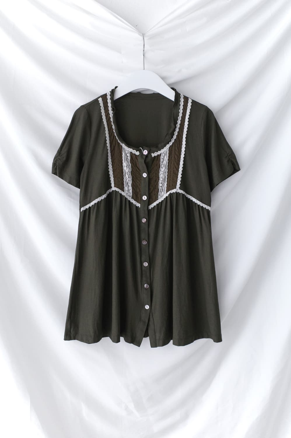 lace button half T 상품이미지1