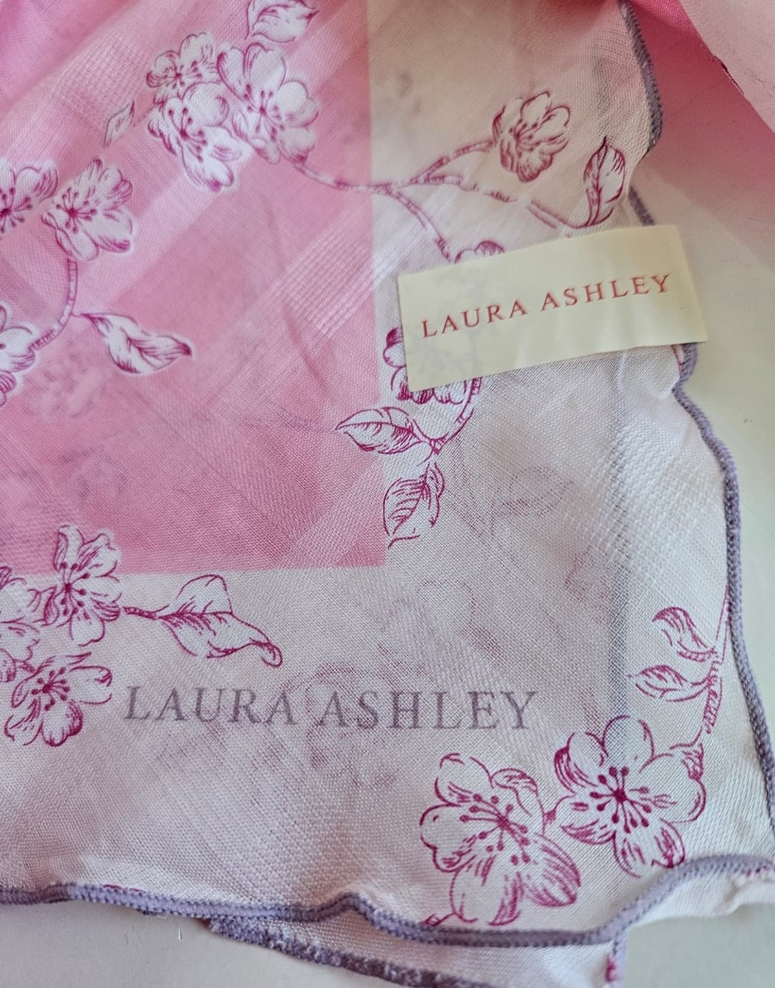 로라애슐리(LAURA ASHLEY) 벚꽃 딸기우유핑크 손수건 스카프 상품이미지6