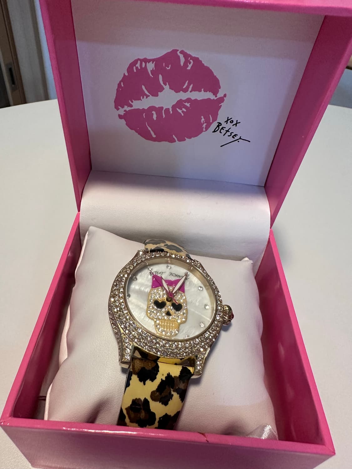 벳시 존슨(Betsey Johnson) 스컬 큐빅시계 상품이미지2