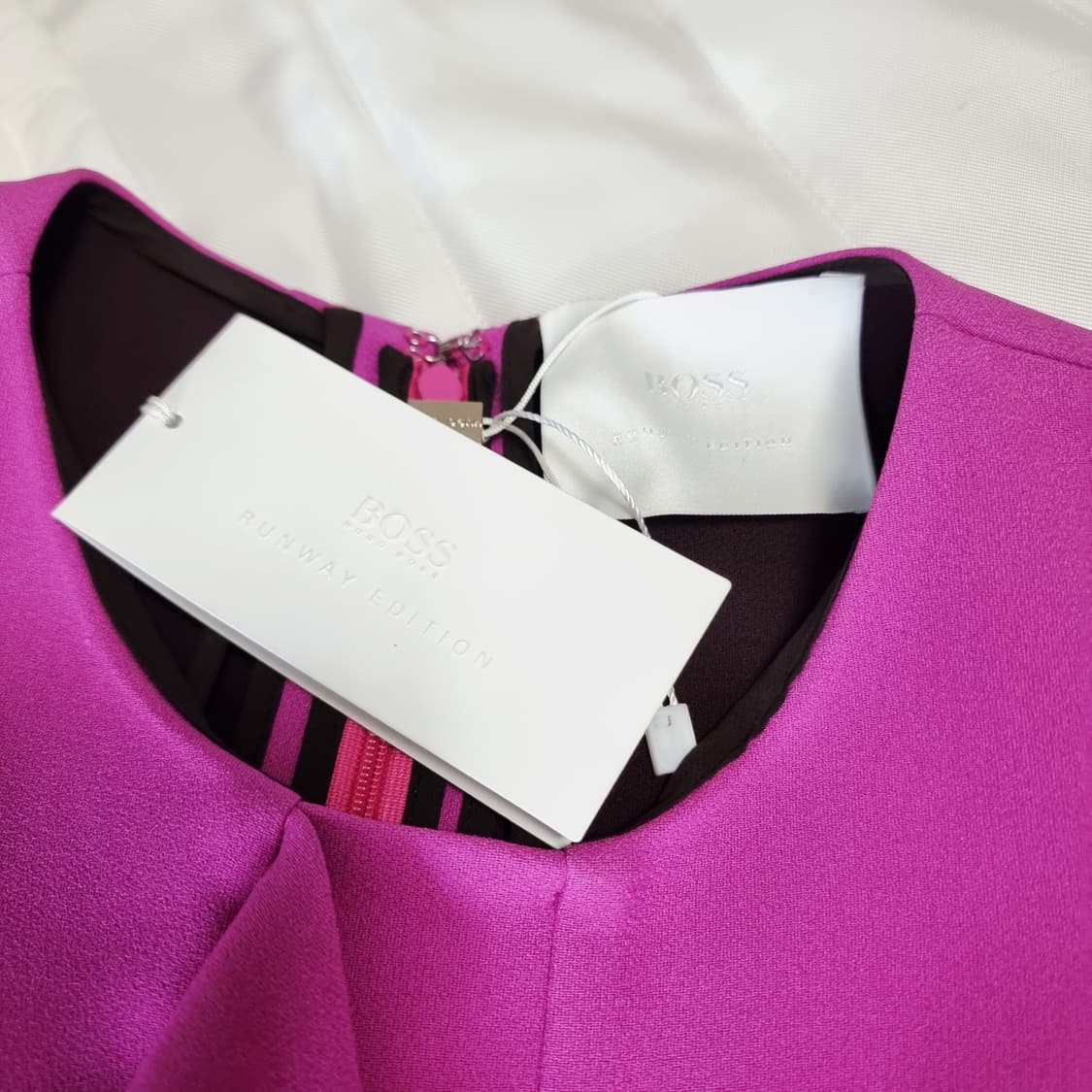 휴고보스 슬리브리스 블라우스 (55) 택달린 새상품 상품이미지3