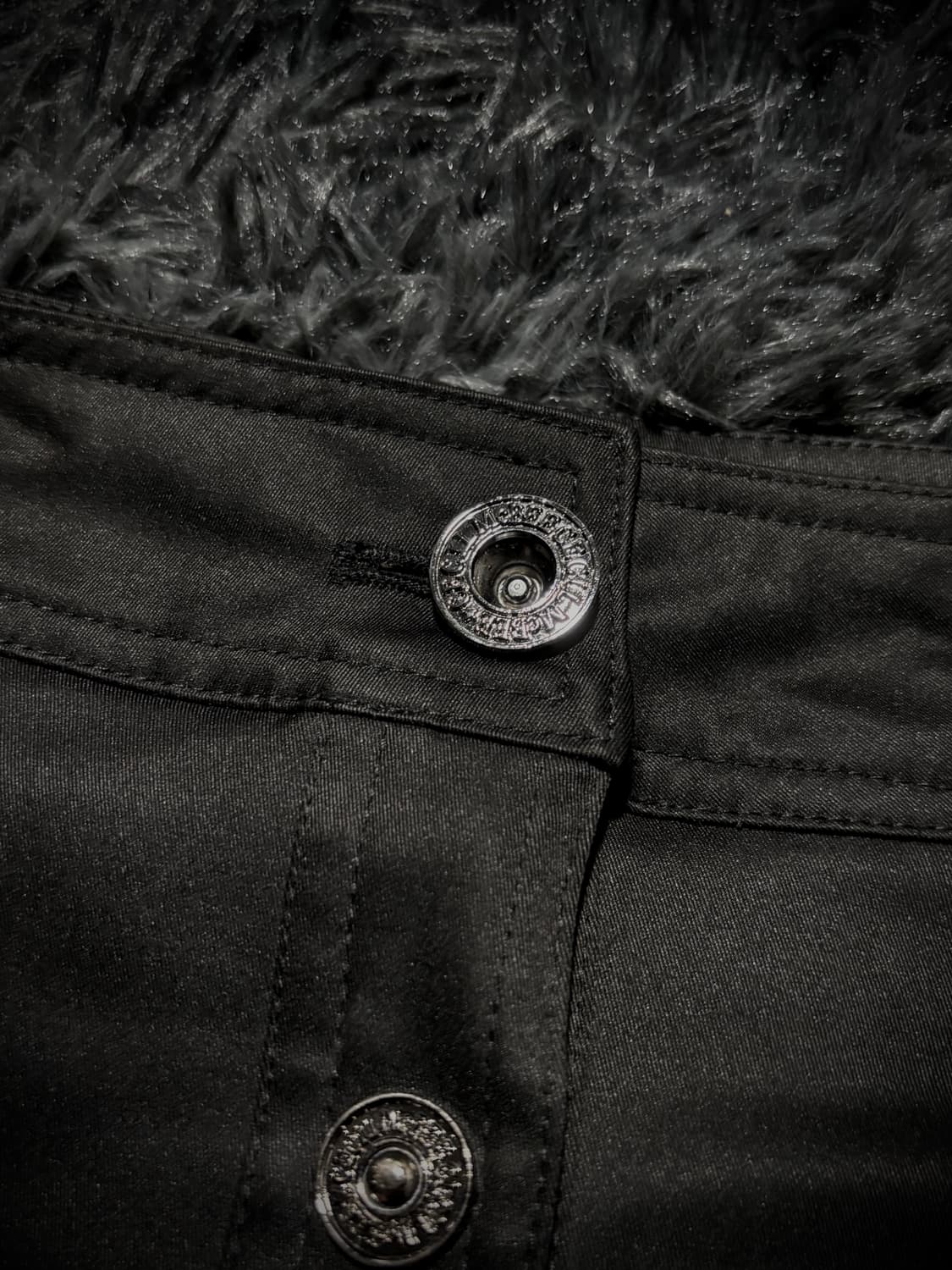 Cecil mcBee 버튼 디테일 블랙 숏스커트 팬츠 상품이미지5