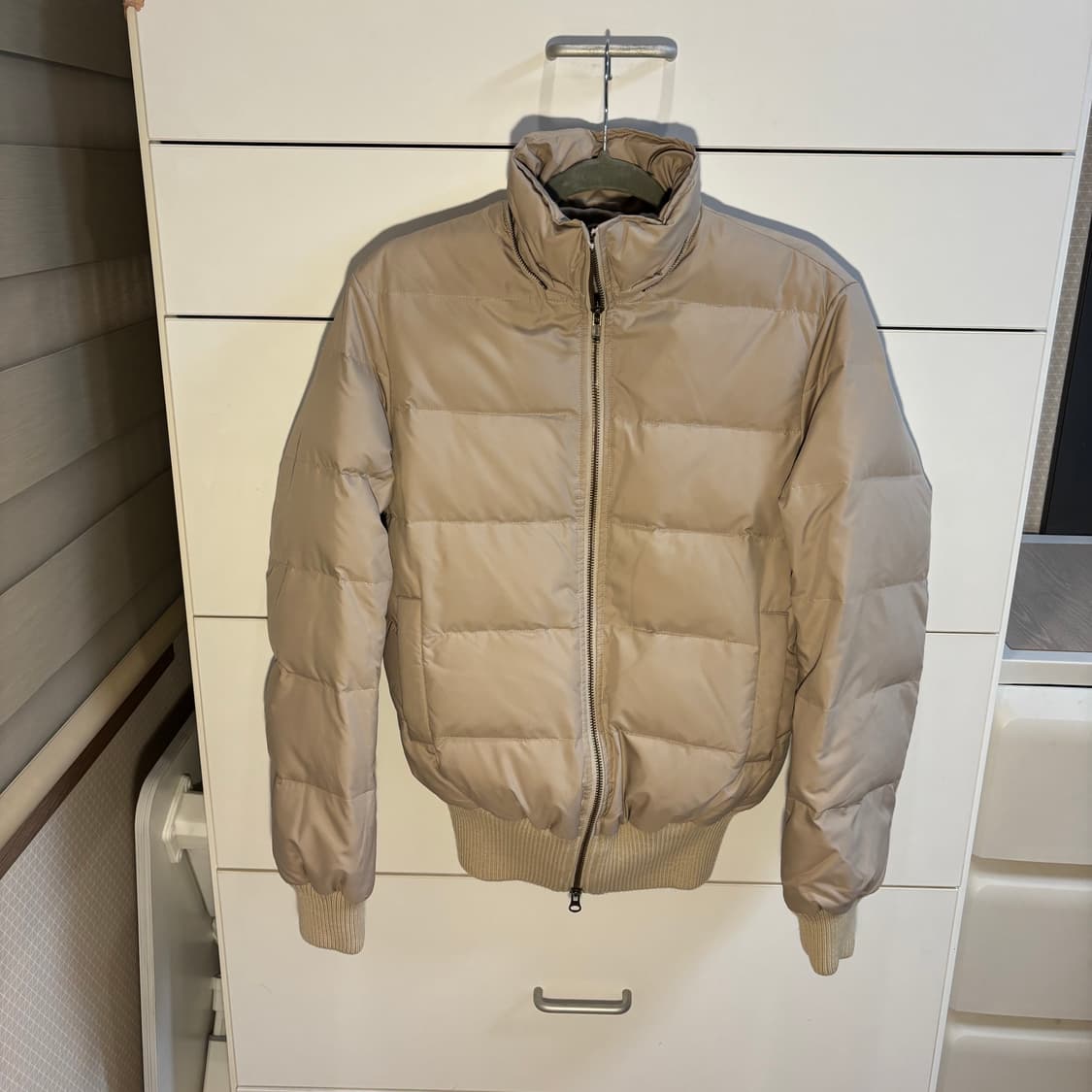 Theory 띠어리 럭스 베이지 구스 숏패딩 상품이미지1