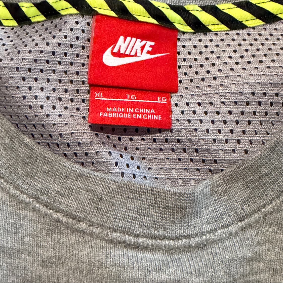 Nike 스포츠웨어 트랙 앤 필드 NT/F 그레이 크루넥 스웨트셔츠 상품이미지2
