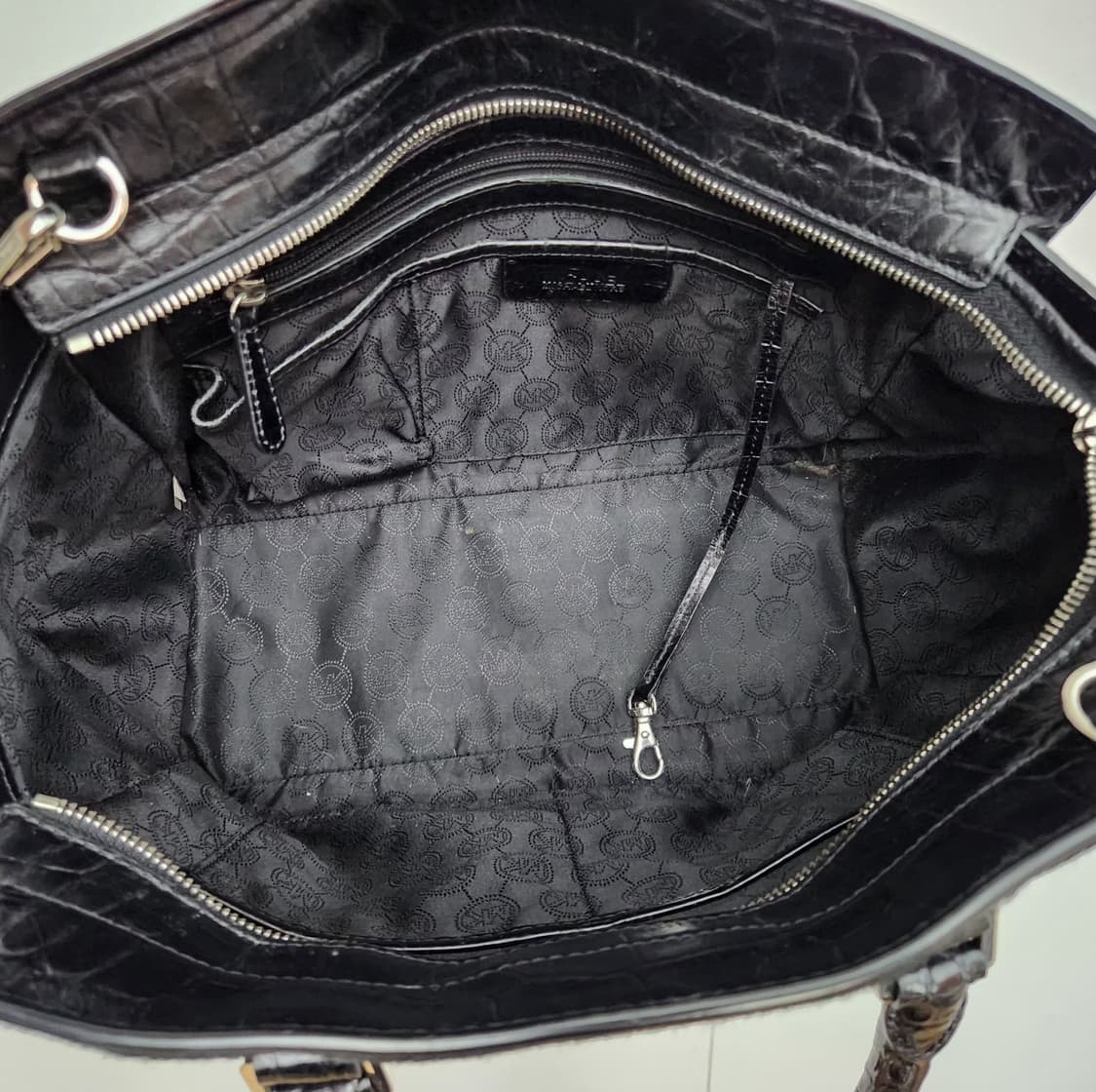 마이클코어스 송치토트백 상품이미지4