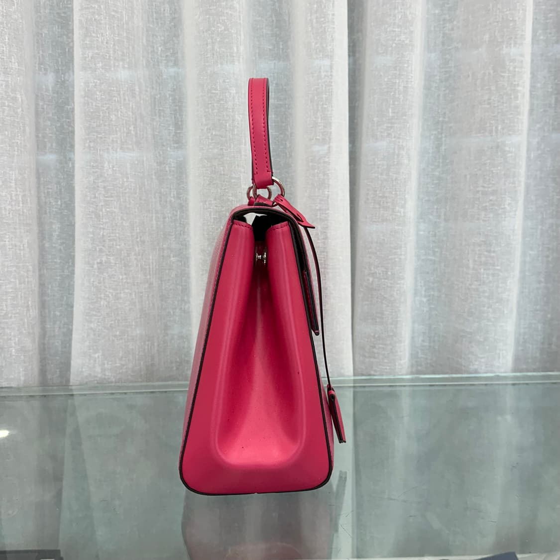 루이비통 에삐 클루니 BB 핑크 크로스백 상품이미지4