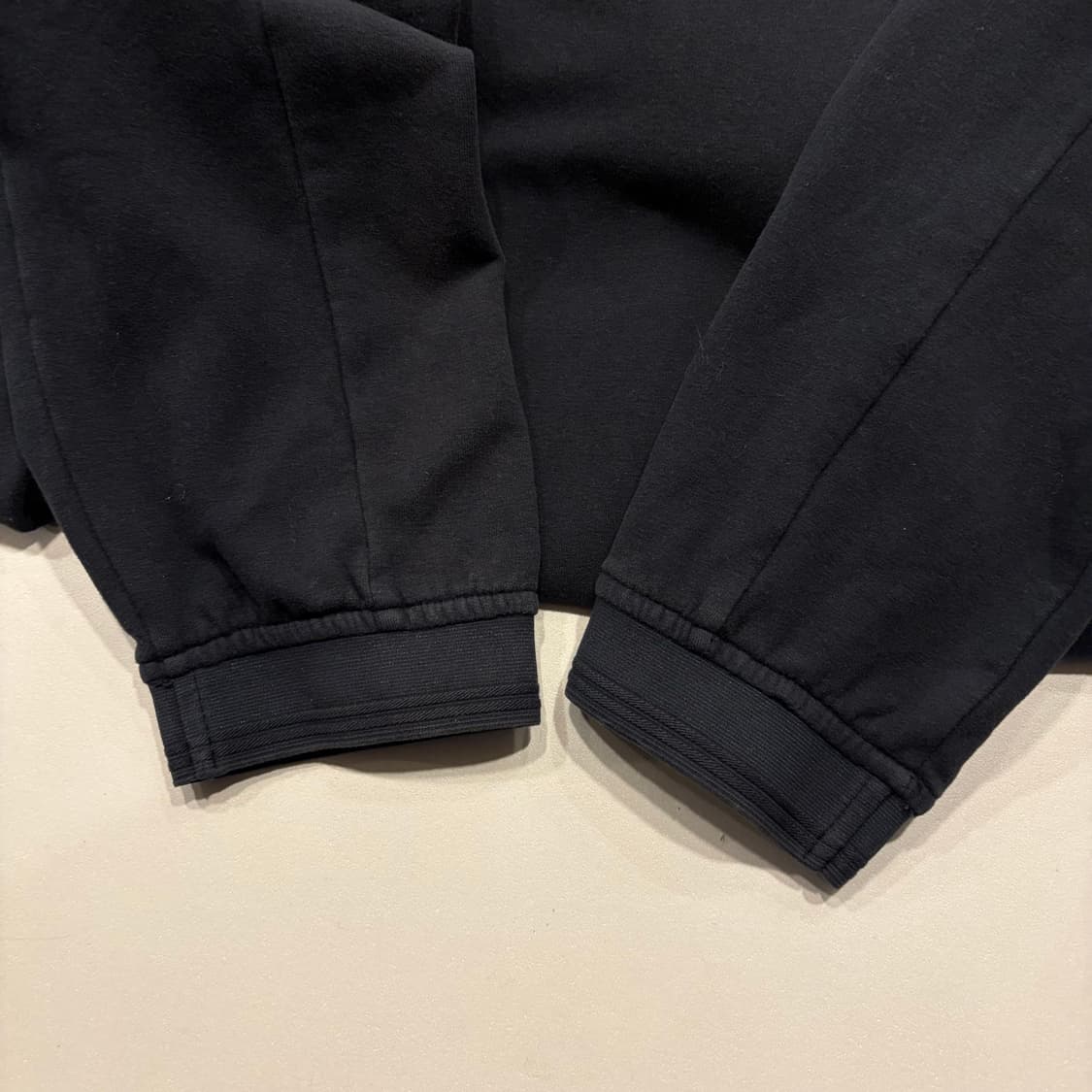 [M] 19ss 스톤아일랜드 블랙 맨투맨 수입택 D833 상품이미지5