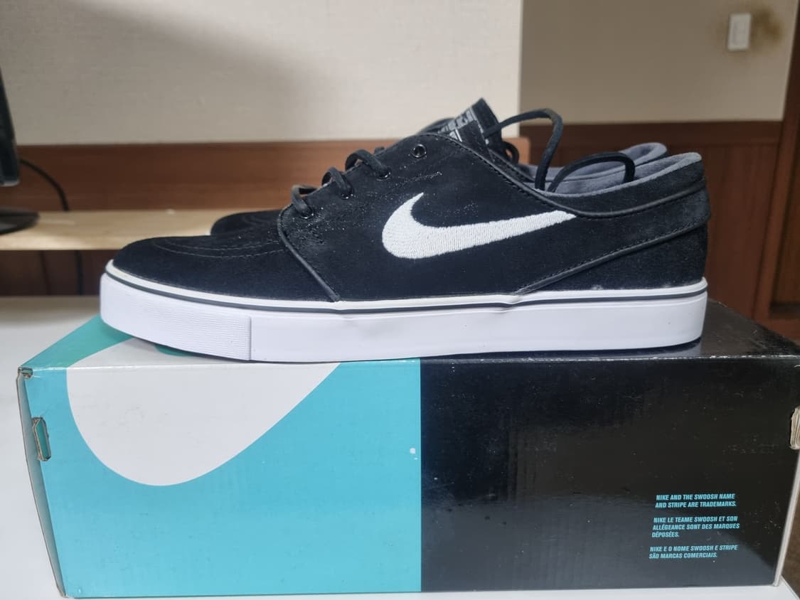 스테판 야노스키 블랙 화이트 상품이미지5