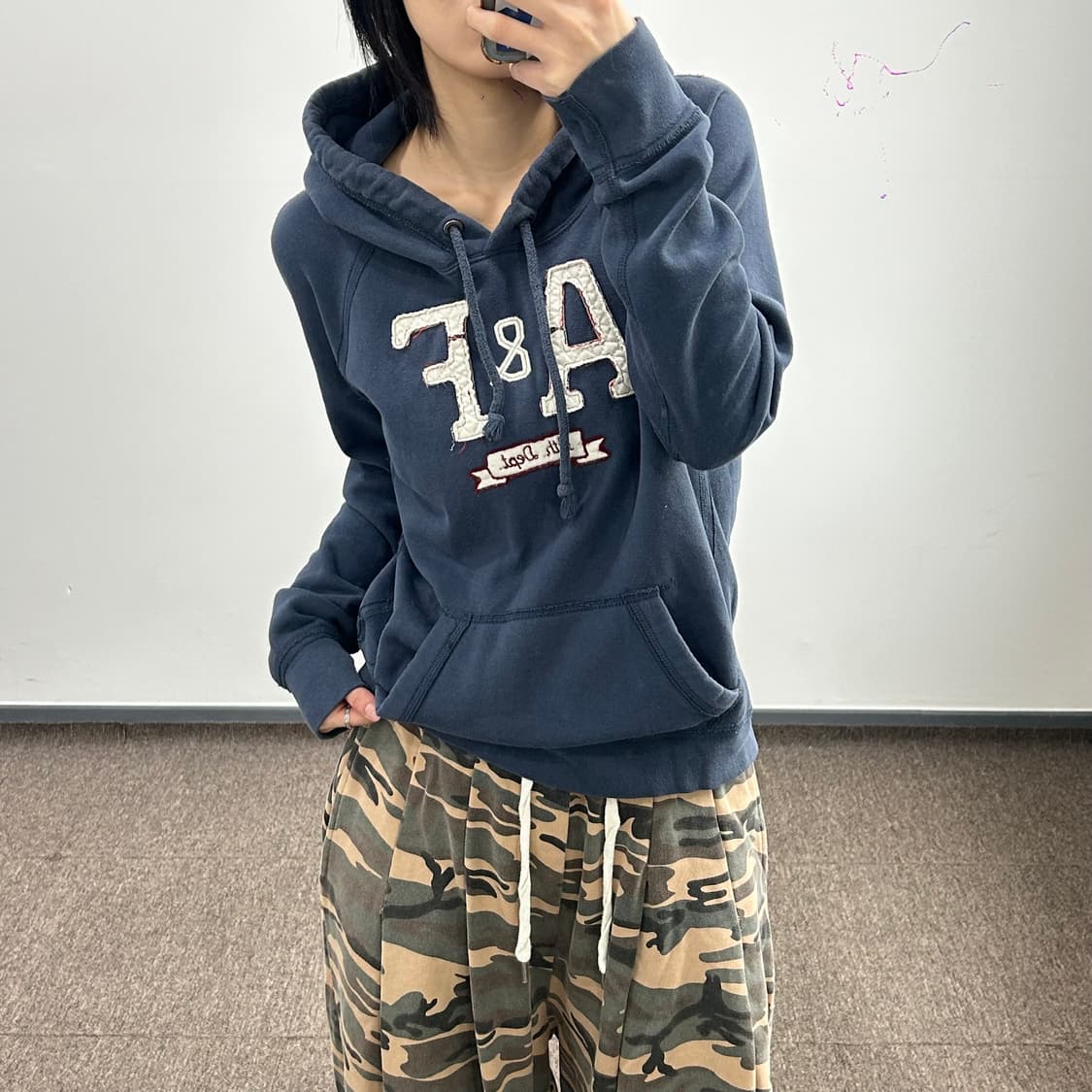 Abercrombie 아베크롬비 그런지 로고 네이비 후드티 상품이미지2