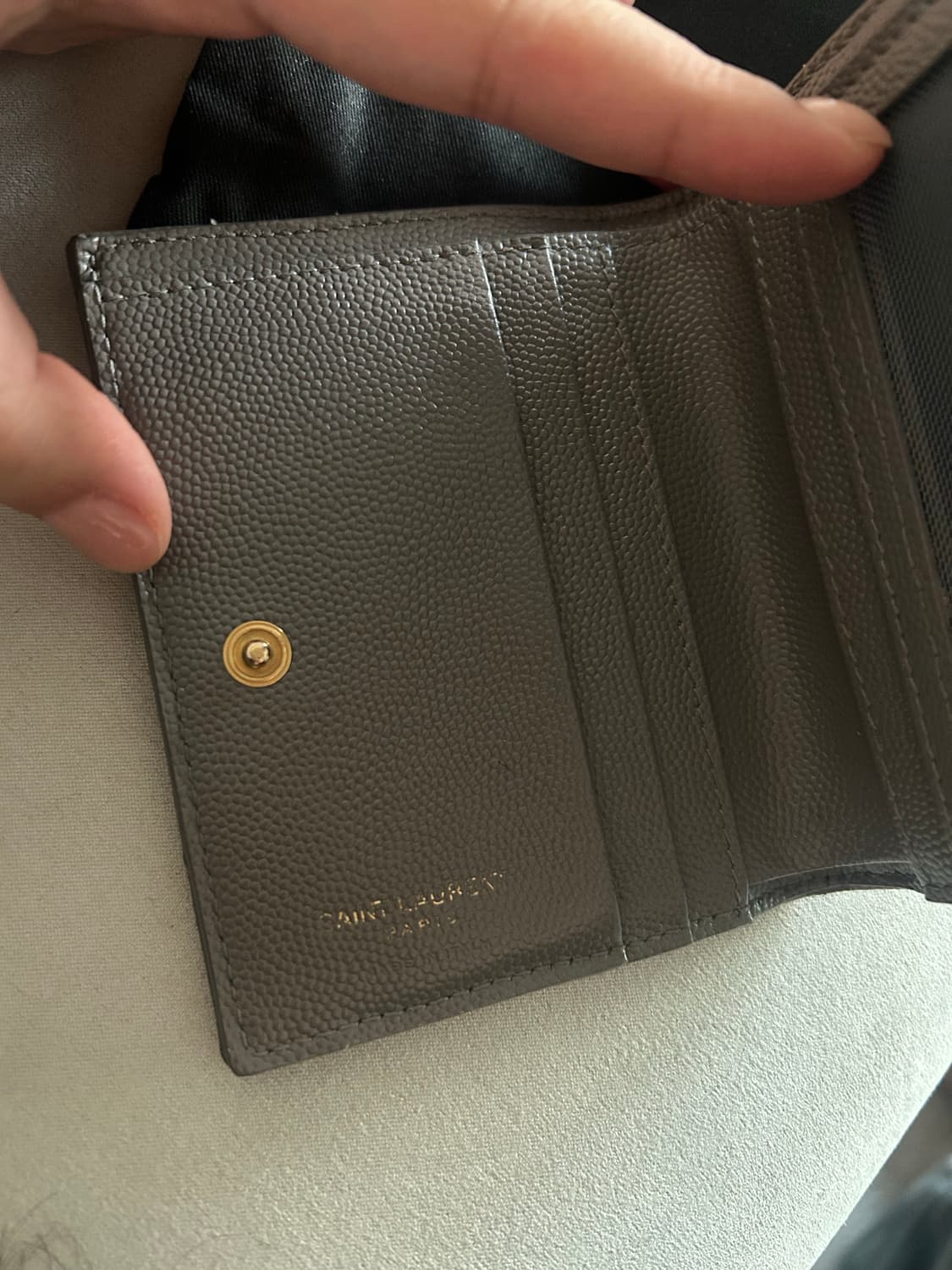 입생로랑 지갑 상품이미지4