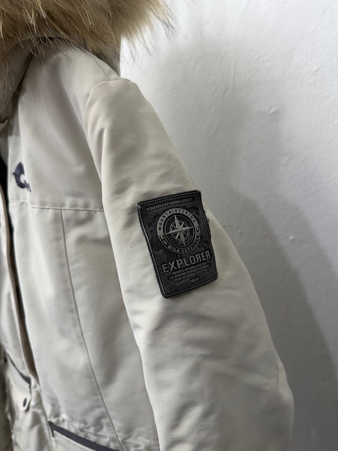 정품) 네파 여성 패딩 아이보리 퍼 후드 95 상품이미지4