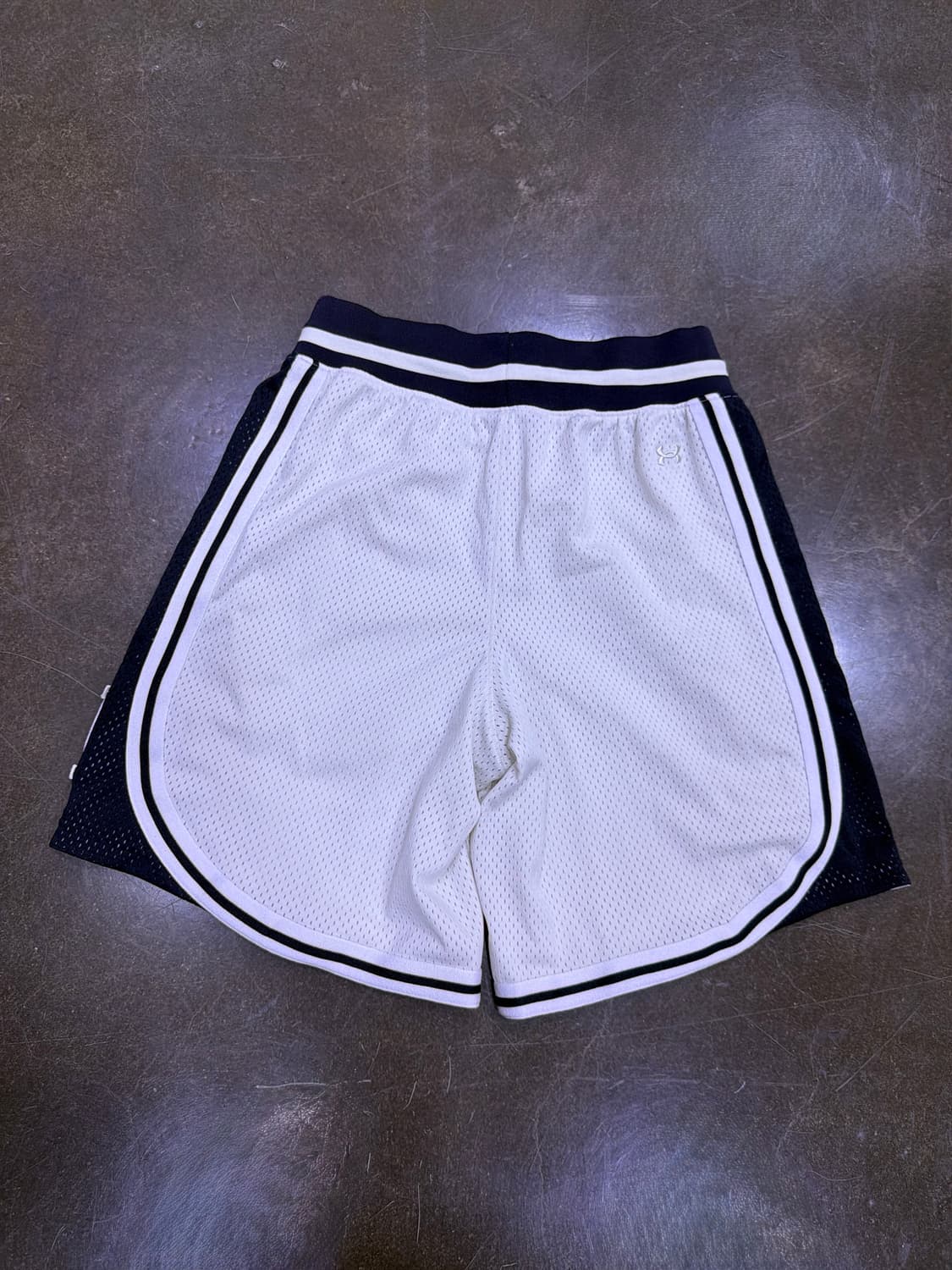 언더아머 메쉬 코트사이드 반바지 9인치 쇼츠 화이트 블랙 L 상품이미지5