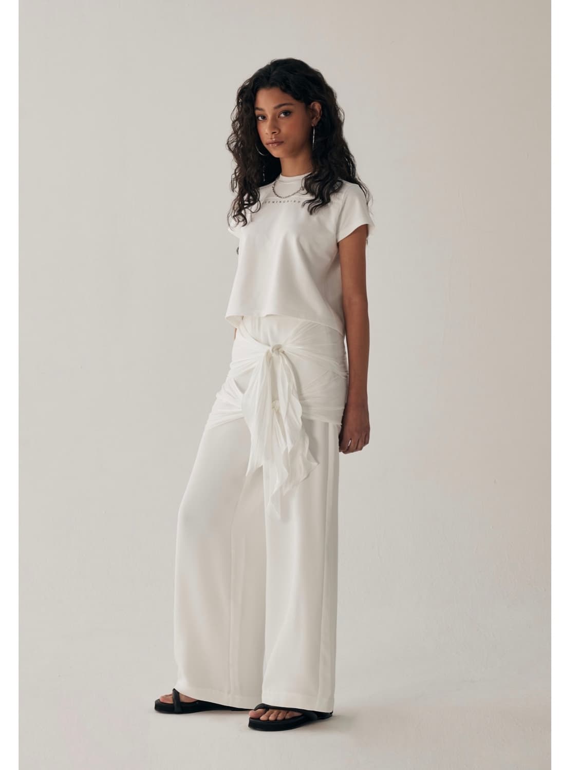 트리밍버드 Logo Slit Crop T-Shirts [ White ] 상품이미지3