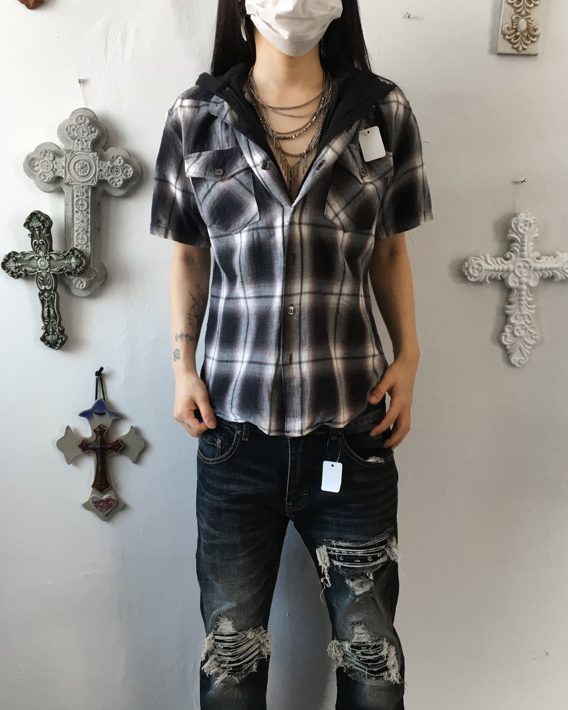 Back lettering needle work hood shirt 상품이미지1