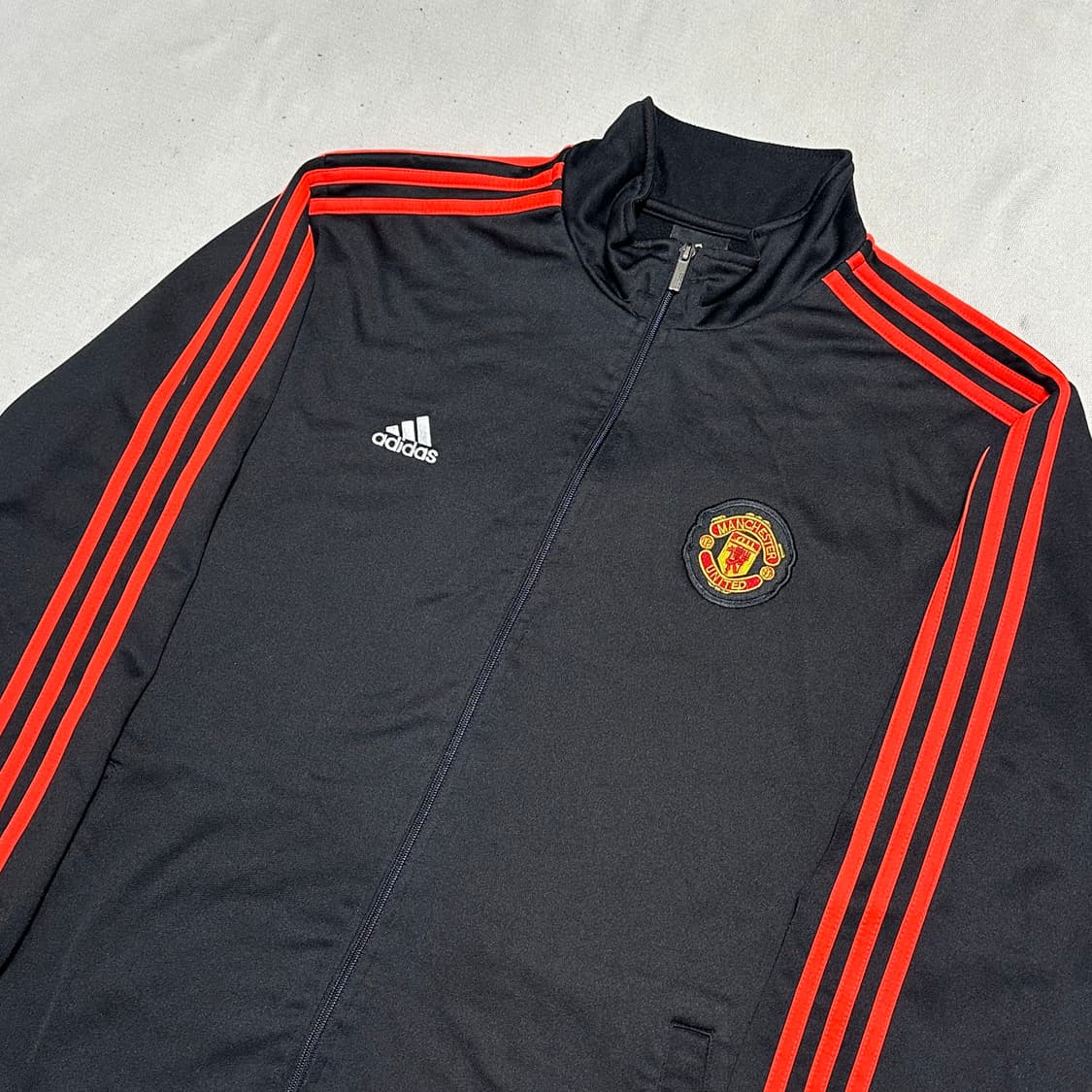 110 아디다스 맨체스터 유나이티드 블랙 트랙탑 상품이미지1