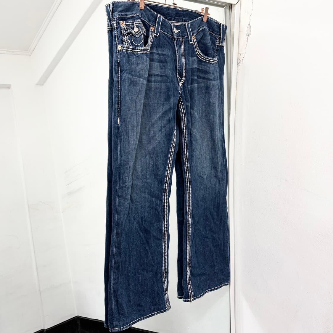 트루릴리전 부츠컷 데님 팬츠 상품이미지5