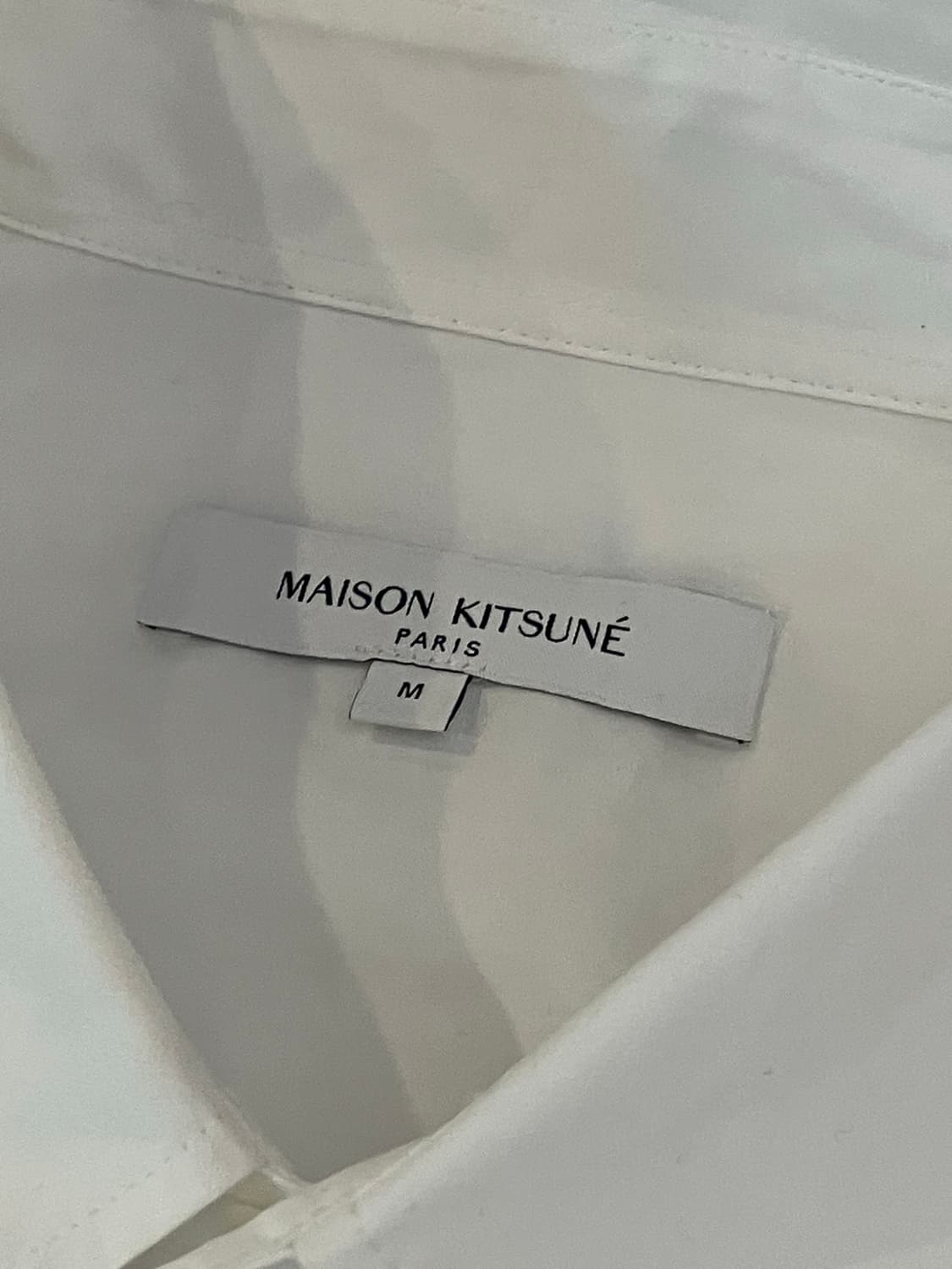 24FW 메종키츠네 볼드 폭스헤드 화이트 셔츠 상품이미지5