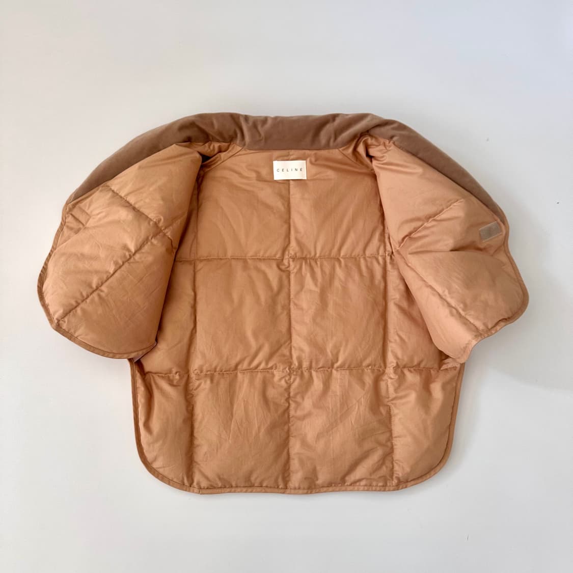셀린느 celine 로고 트리오페 푸퍼 베스트 상품이미지3