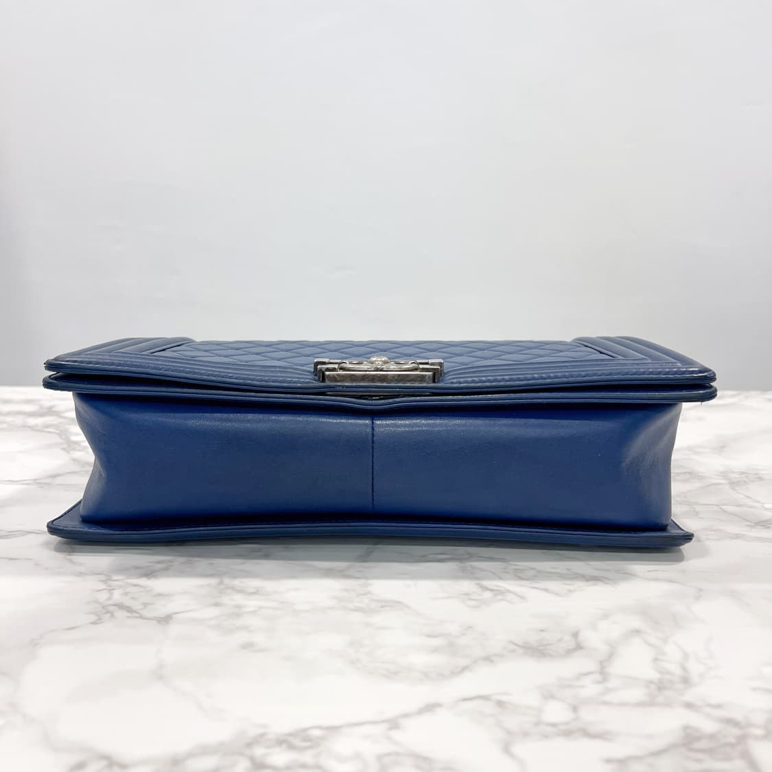 CHANEL 샤넬 보이백 뉴미듐/라자 상품이미지5