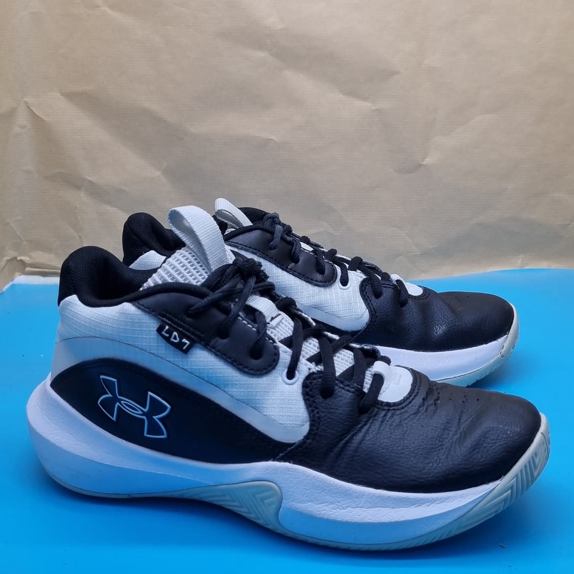 언더아머 락다운7 농구화265 상품이미지1