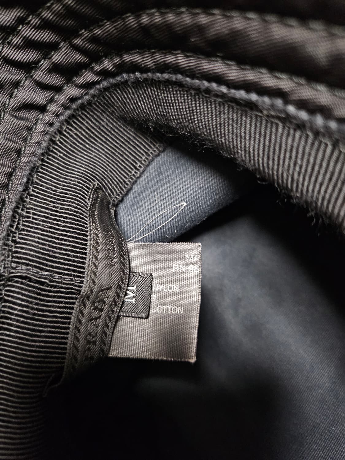 프라다버킷햇 상품이미지2