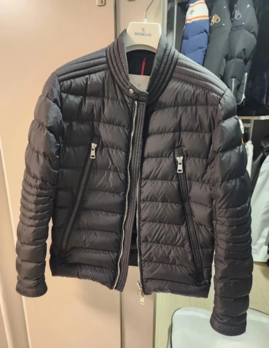 [2] 몽클레어 아미오 블랙 패딩  몽클레어 아미오트 상품이미지1