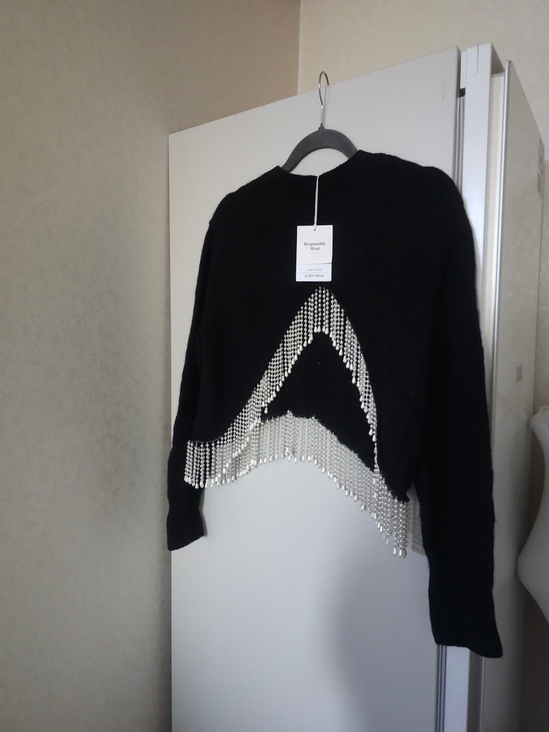 새상품)앤아더스토리즈 알파카 크롭 니트  진주 장식 상품이미지5