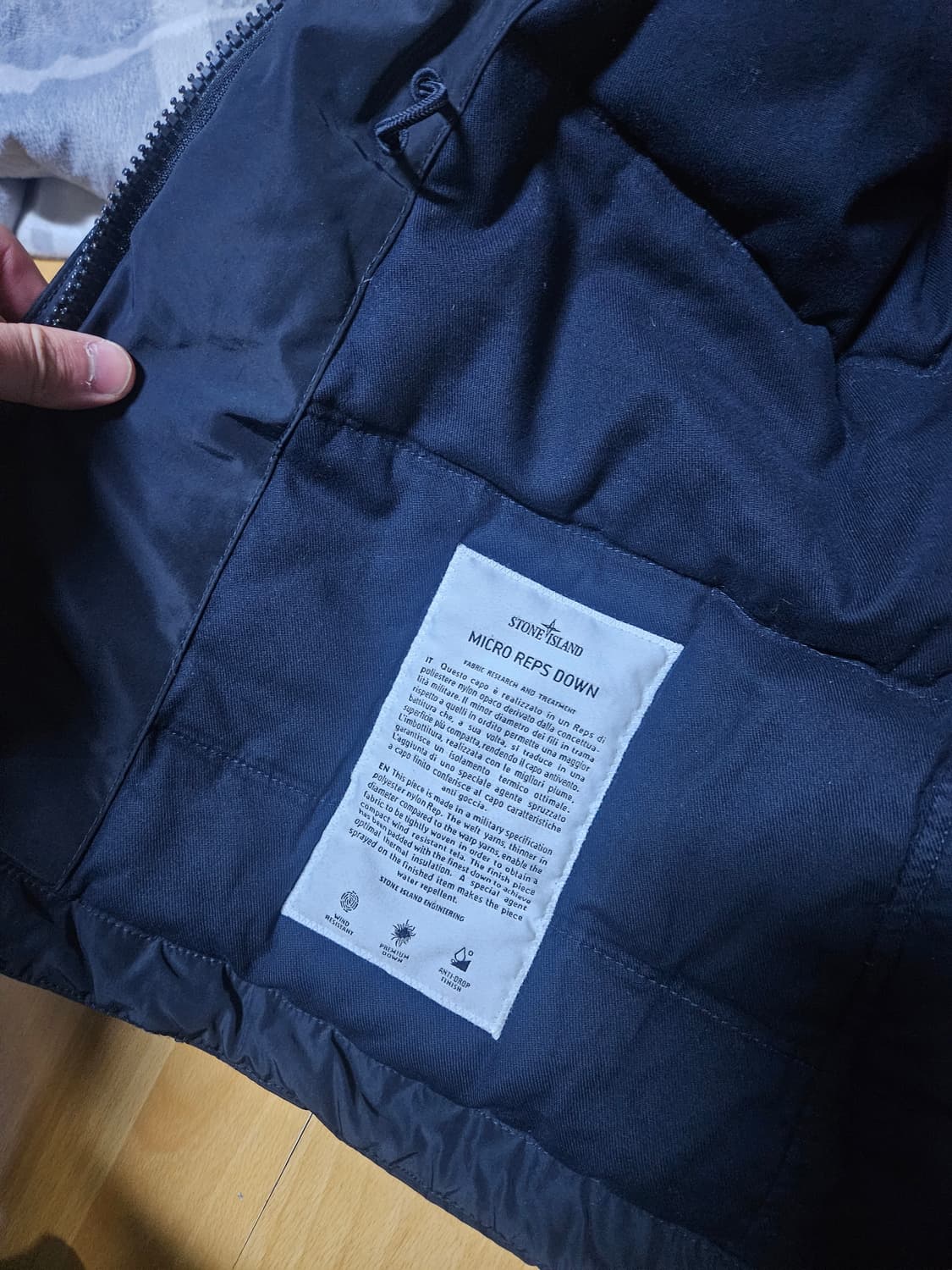 정품 스톤아일랜드 마이크로랩스 구스다운 패딩M사이즈 상품이미지3