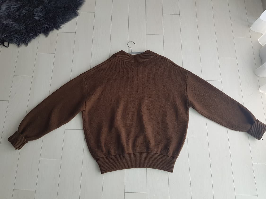 [옷장정리] 브라운 브이넥 니트 스웨터 상품이미지4