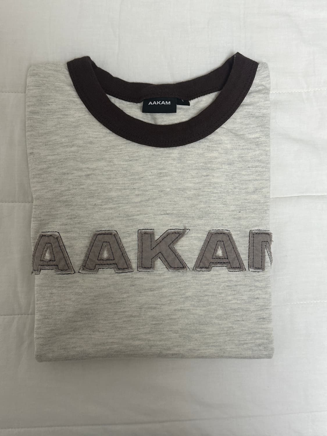 아캄 Logo Patch Ringer Top (Brown) 상품이미지2