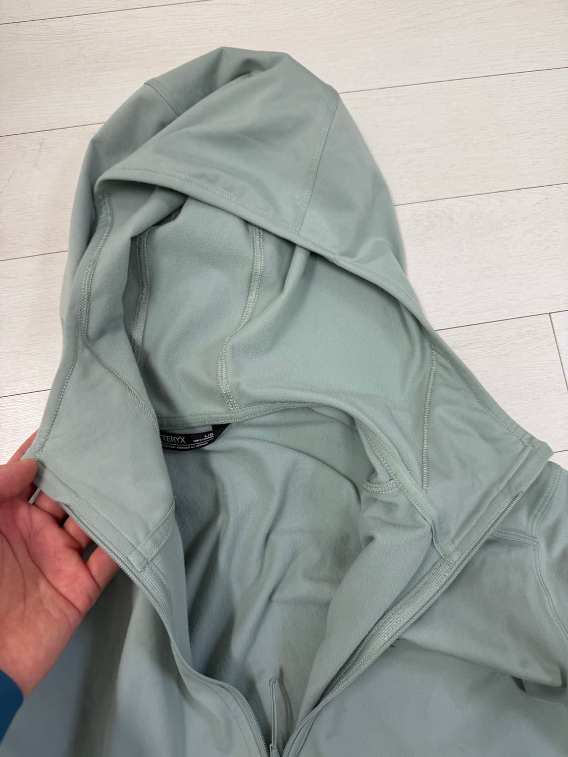 아크테릭스 카이어나이트 라이트웨이트 L 사이즈  상태 8.6/10  찢김 상품이미지4