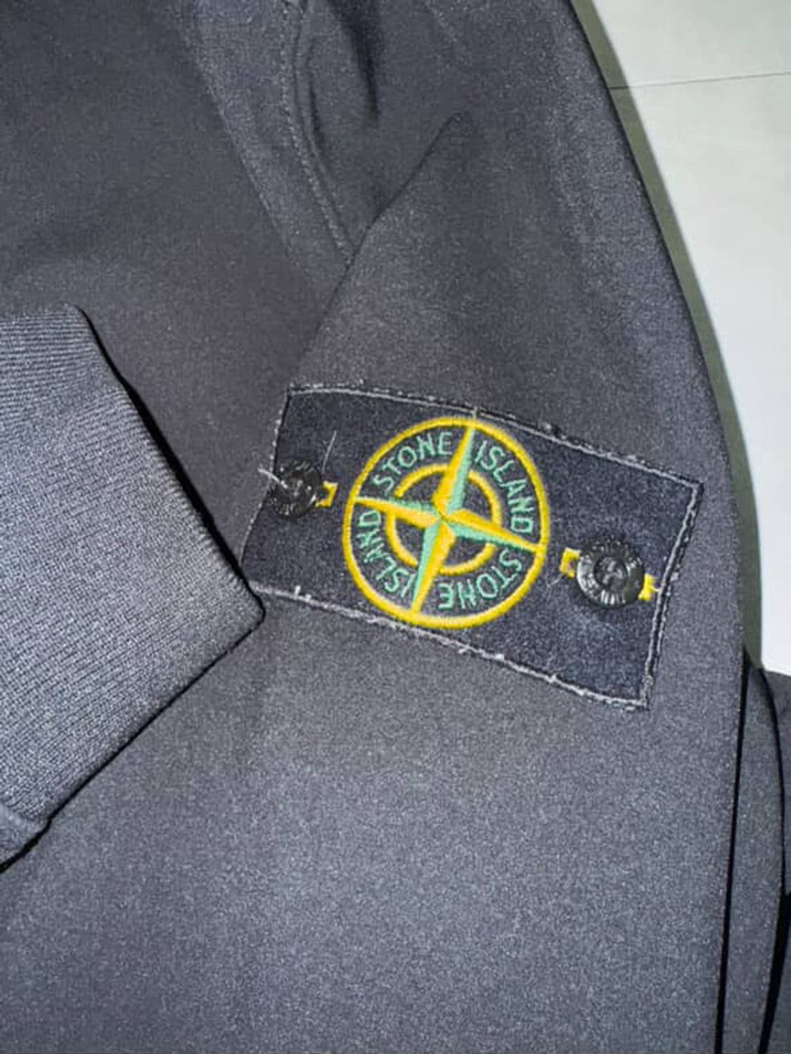 스톤아일랜드 라이트 소프트쉘 후드 집업 L 상품이미지2