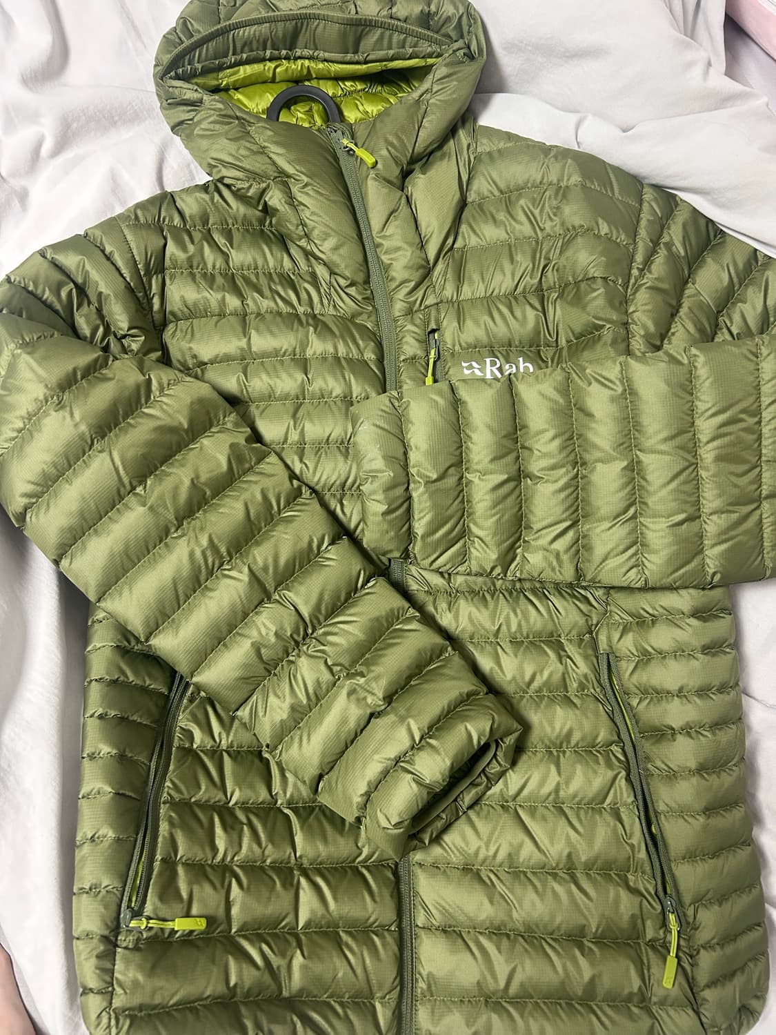 Rab 경량패딩 m사이즈 상품이미지1