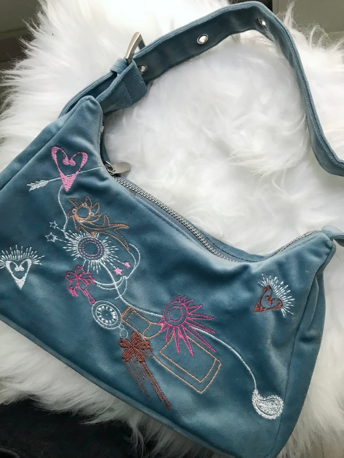 kimzisu 자수 숄더백_블루 상품이미지1