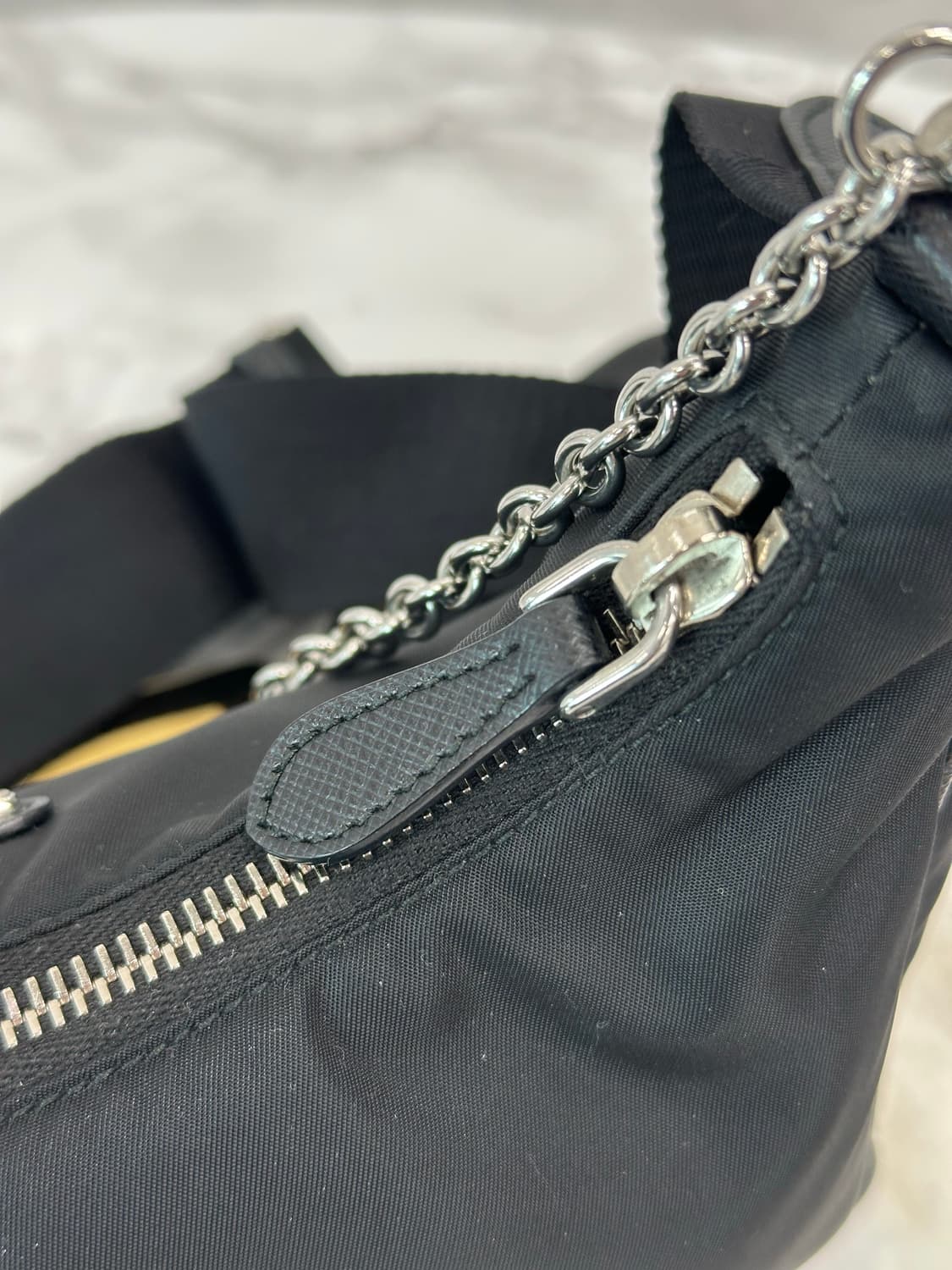 프라다 2005 리에디션 백 상품이미지9