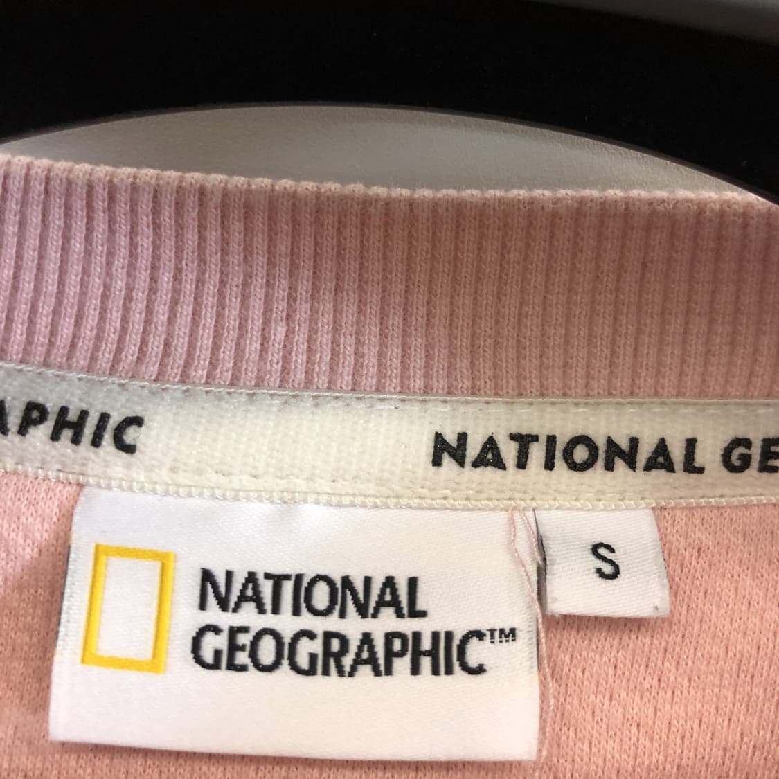 내셔널지오그래픽 라이트핑크 스웻셔츠 S 자수로고  상품이미지5